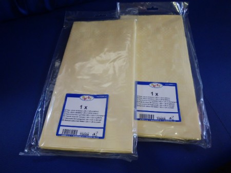 /products/c-8315-ubrus-papirovy-bezovy-1-20m-x-1-80m-1ks-42-50/